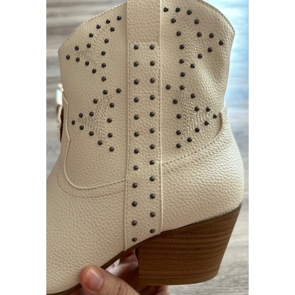 🆕 Women’s Off White Twyla Western Boots - Picture 9 of 14